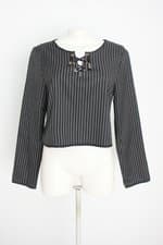 blusa manga longa feminina bicolor com ilhós