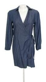 vestido jeans Old Navy feminino azul com faixa na cintura e sobreposição