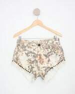 shorts lança perfume feminino estampado com aplique