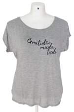 blusa feminina livre e leve cinza