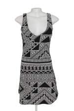 vestido Dzarm feminino preto estampado