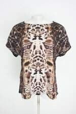 blusa riachuelo feminina estampada com barra mullet e recortes