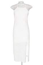vestido feminino branco com fenda