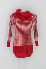 Malha feminina vermelha estampada