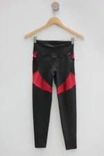 Calça Legging feminina preta com Recorte e Corte à laser