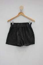 Shorts feminino preto com Cós com elástico